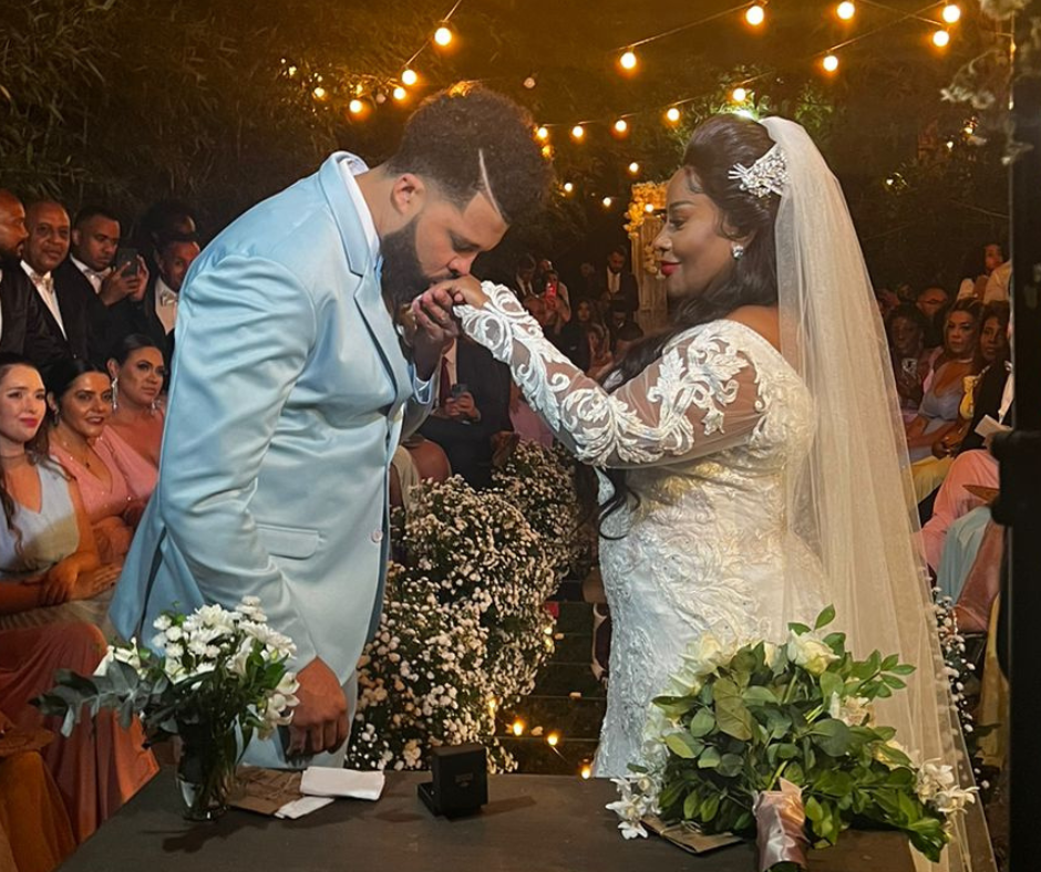 Vanessa Jackson e Fábio Moraes celebram casamento entre amigos e familiares