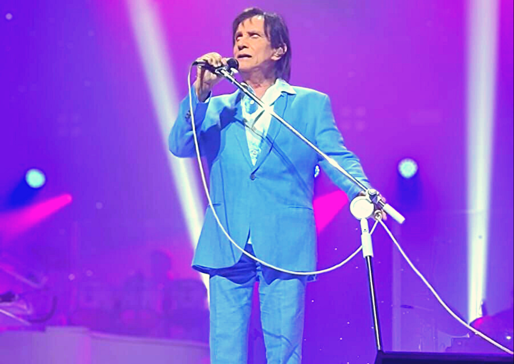 Roberto Carlos canta e encanta em Show em São Paulo