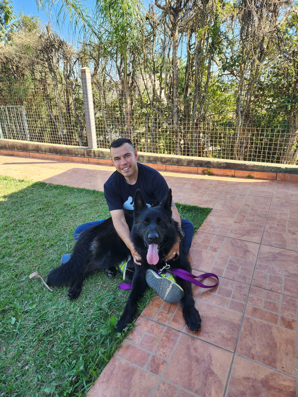 Cacinho Lima: O adestrador que fortalece laços entre tutores e cães em Jundiaí (SP)