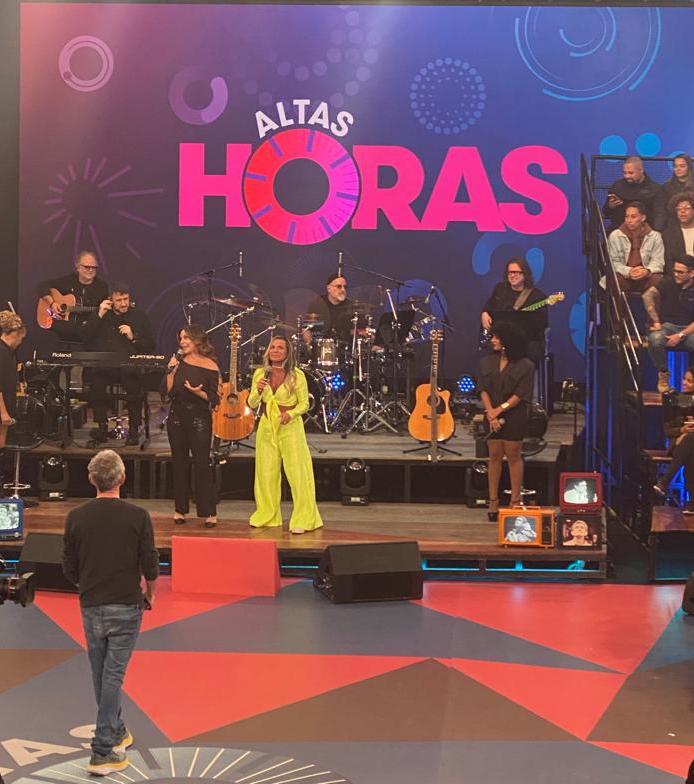 Gretchen viraliza na gravação do Programa Altas Horas com look do Paulo Valenttin o “Estilista das Estrelas”