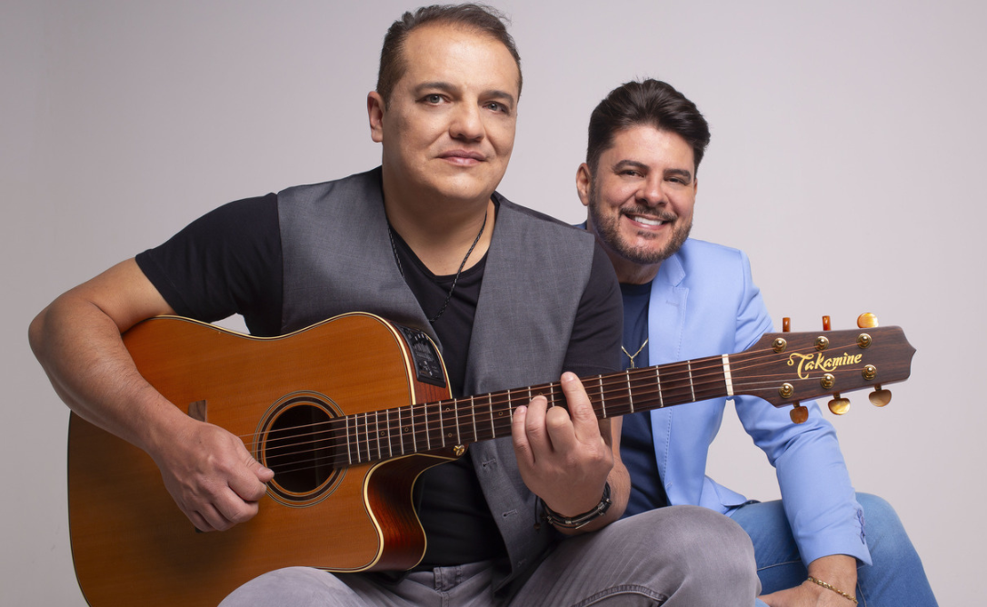 Dupla Sandro e Gustavo anuncia retorno e lançamento de novo single “É só dizer o preço” pela Radar Records