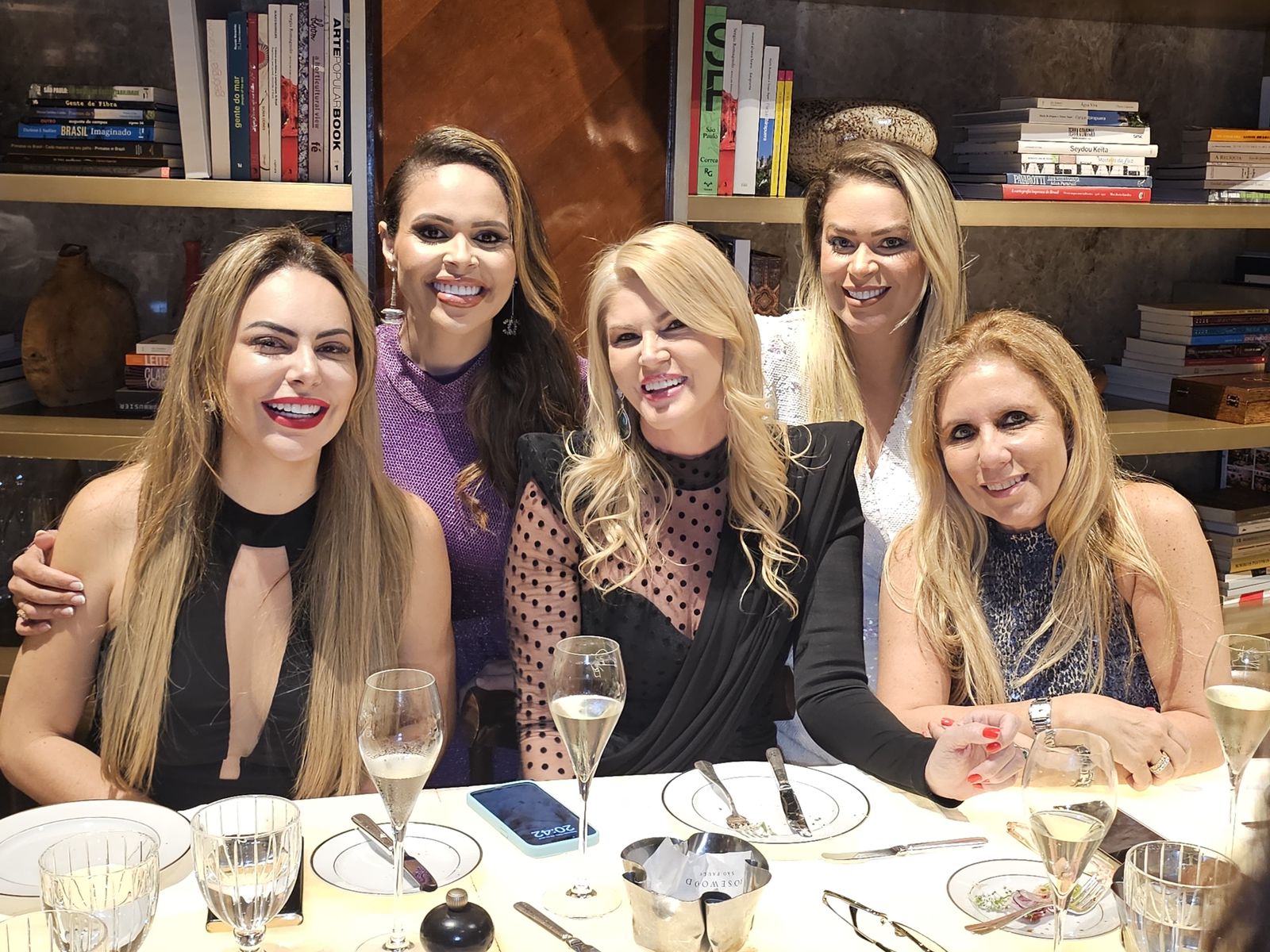 Regina Nunes, Itala Rocha, Val Marchiori, Dra. Anamarya Rocha e Paola de Denigris