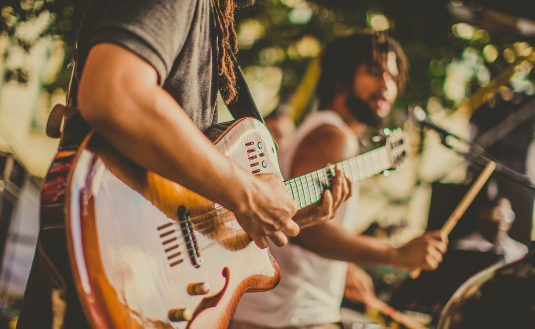 As músicas mais tocadas da semana no Brasil e no mundo