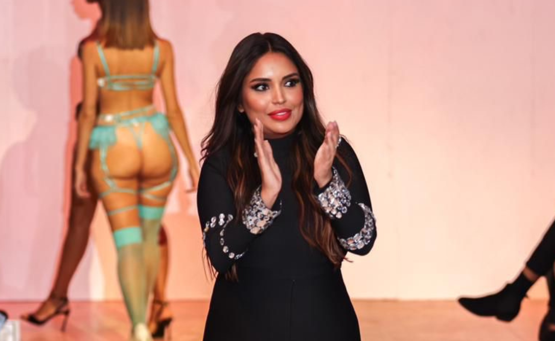 Clara Funke brilha em sua estreia na ‘Paris Fashion Week’ com a marca ‘Scarpa Intimates’