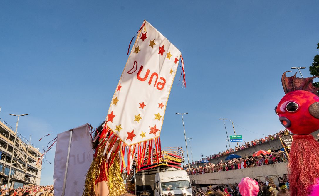 Una e Agência Komuh levam a alegria do Carnaval para a Praça 7