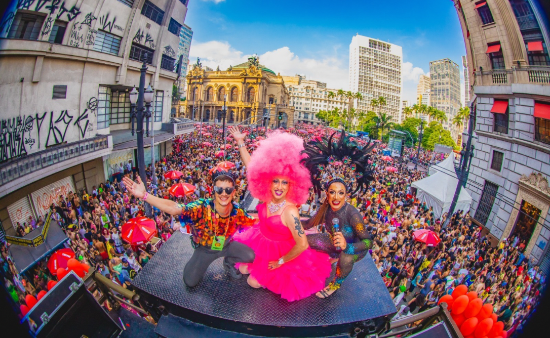 Bloco Minhoqueens confirma desfile no Carnaval 2025 e promete umafesta inesquecível com o tema “Zero Discriminação”