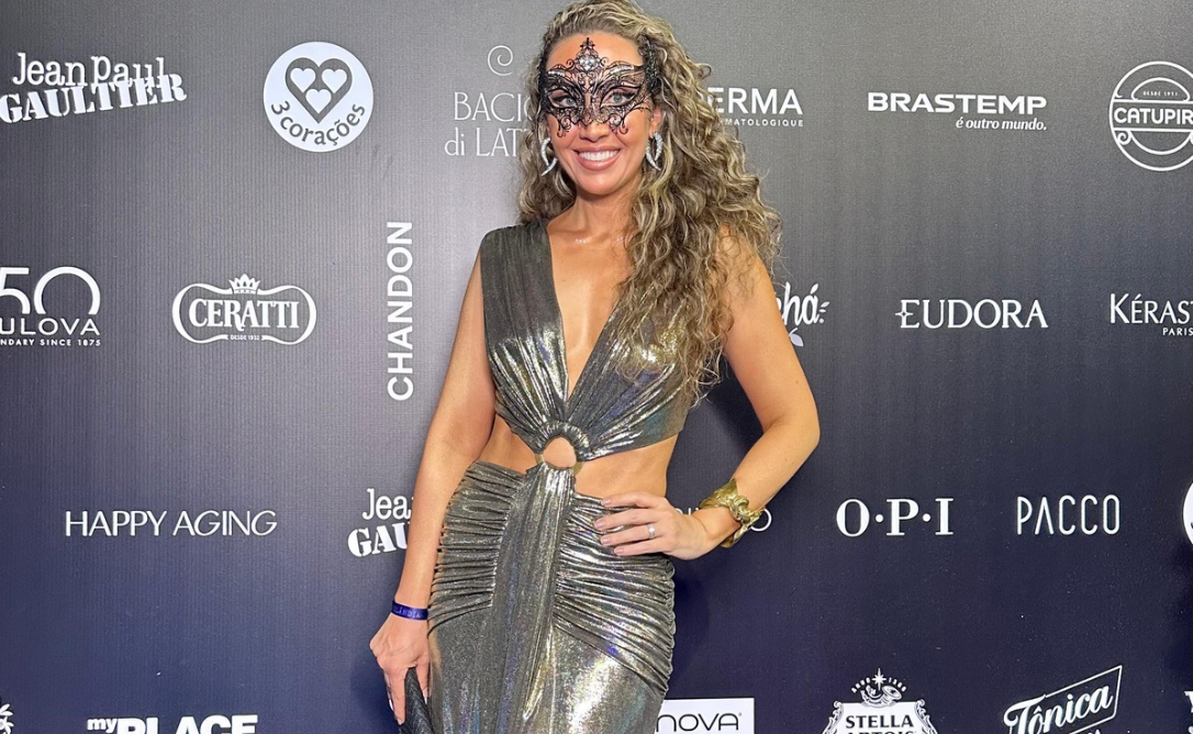 Médica das famosas prestigia Baile da Vogue no Copacabana Palace