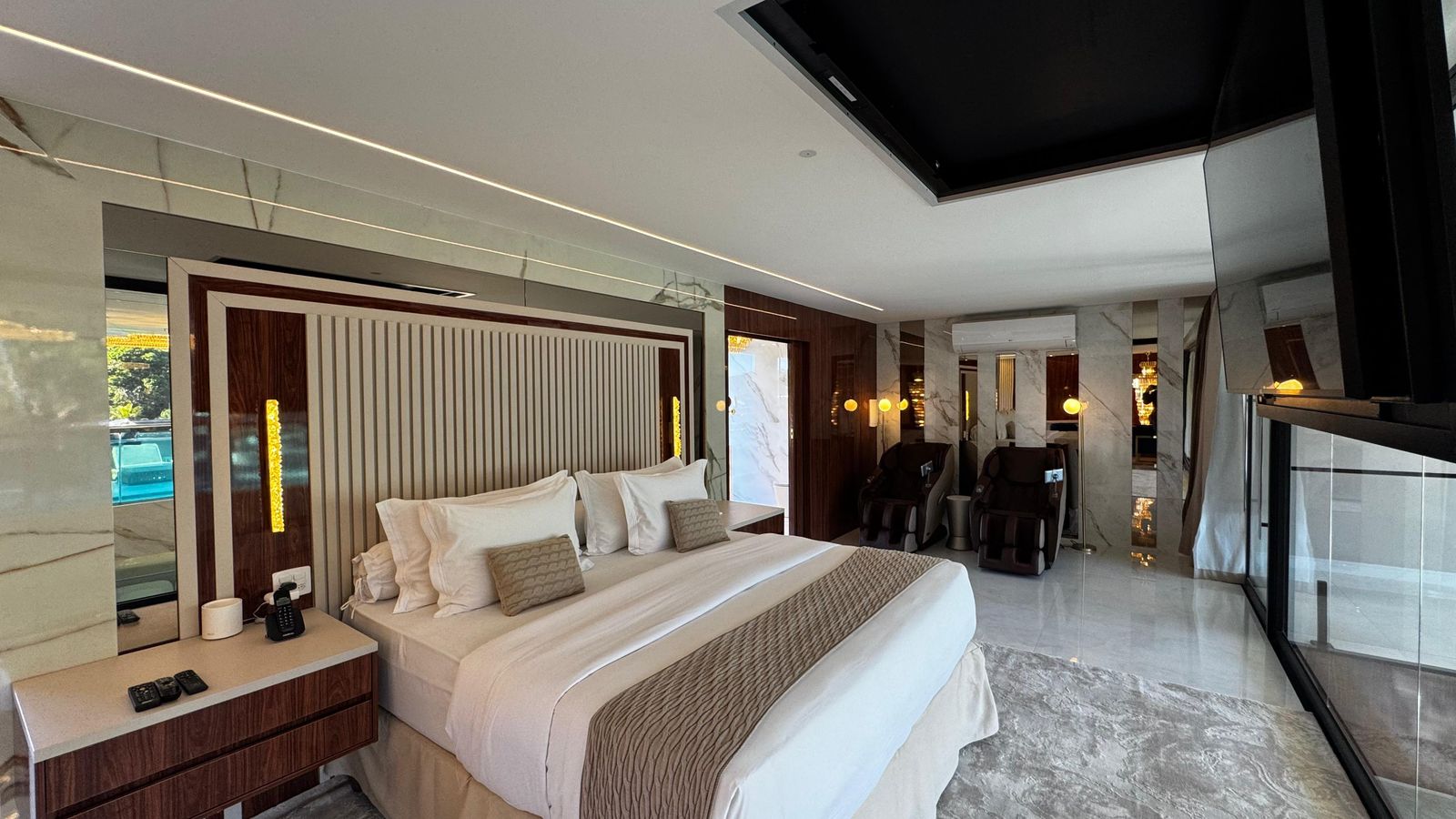 3d9cdbd8-60b6-4adf-8ec0-aef4d78ea28a MC Menor JP pede gringa em namoro na luxuosa pousada Apple House, em Paraty