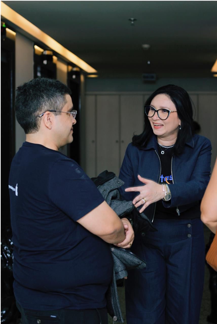 a4b793ff-36da-4078-9808-b0ff20962ead Janarda Gadelha: A executiva que está revolucionando o empreendedorismo digital feminino com o Metashop