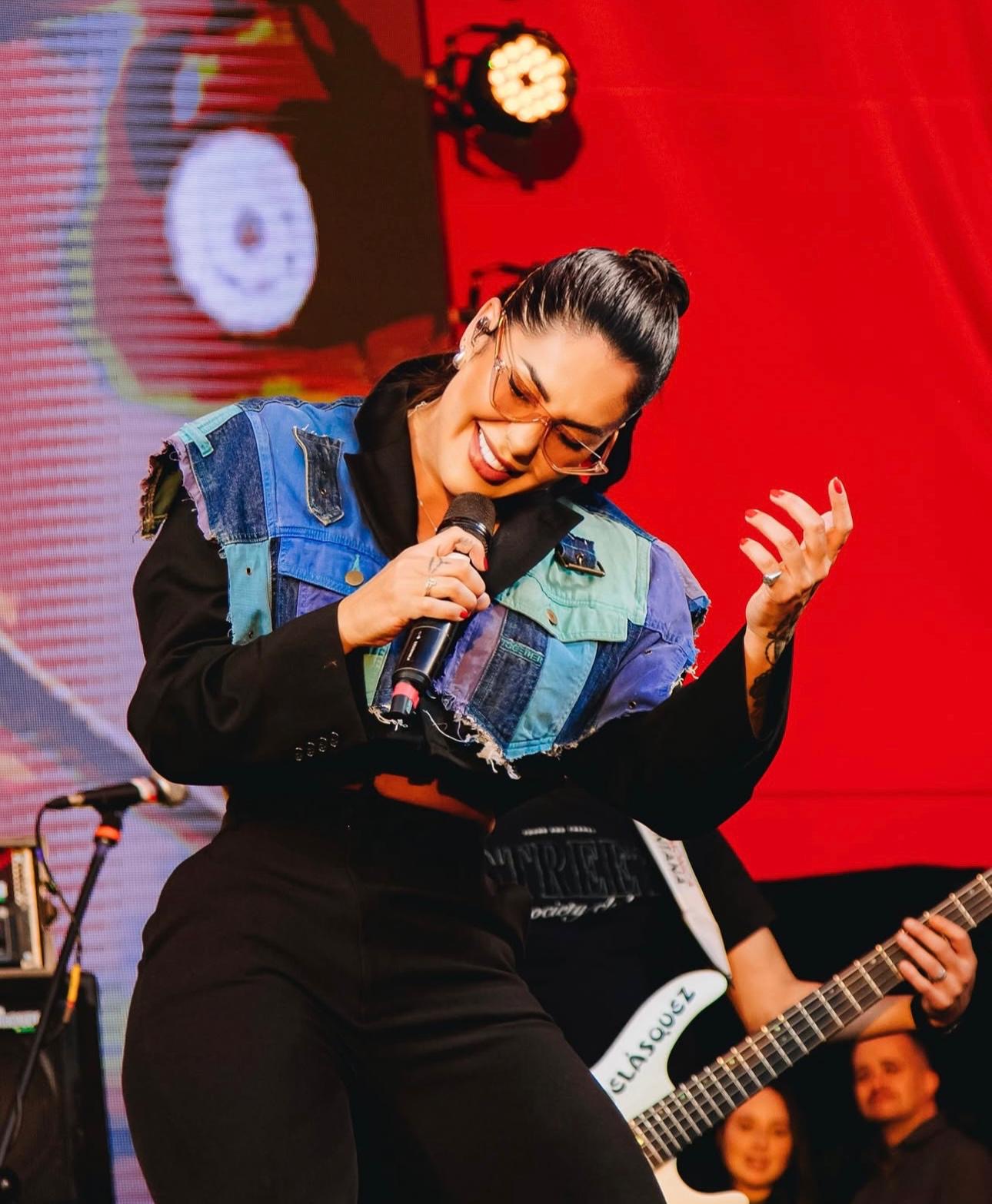 bcbab1cd-6c29-4e9f-b32e-554ccbadd3e9 “Cantei com a alma e o coração naquele palco” diz Brunna Bernardy sobre recorde no "São João de SP"