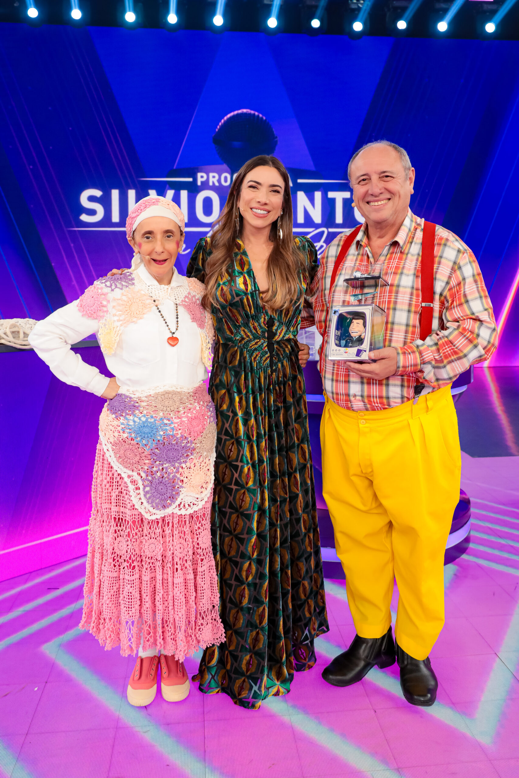 160625_Programa-Silvio-Santos-com-Patricia-Abravanel_PGM-892_Fotos_Gabriel_Cardoso_SBT-2671-scaled Veja a transformação de Rebeca Abravanel em Rosé e Tiago Barnabé em Bruno Mars no "Programa Silvio Santos" deste domingo (20)