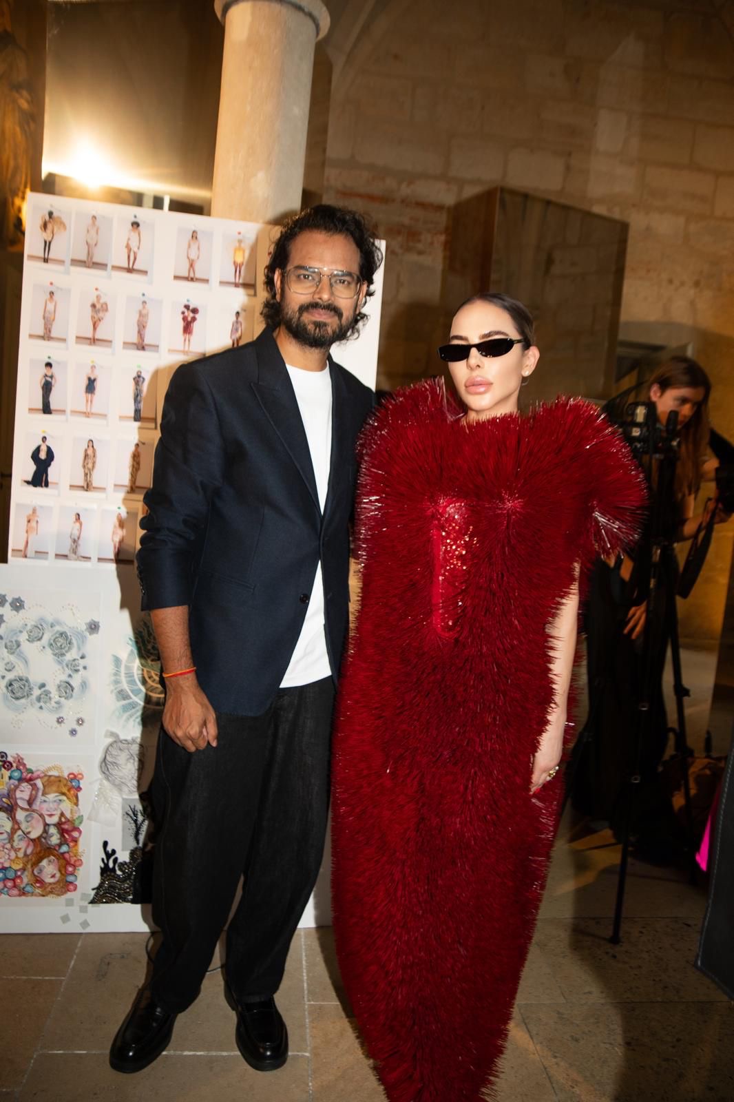 1e862c1d-f704-42cb-a318-371cccfa6141 Juliana Herc prestigia a temporada de alta-costura em Paris vestida por Rahul Mishra