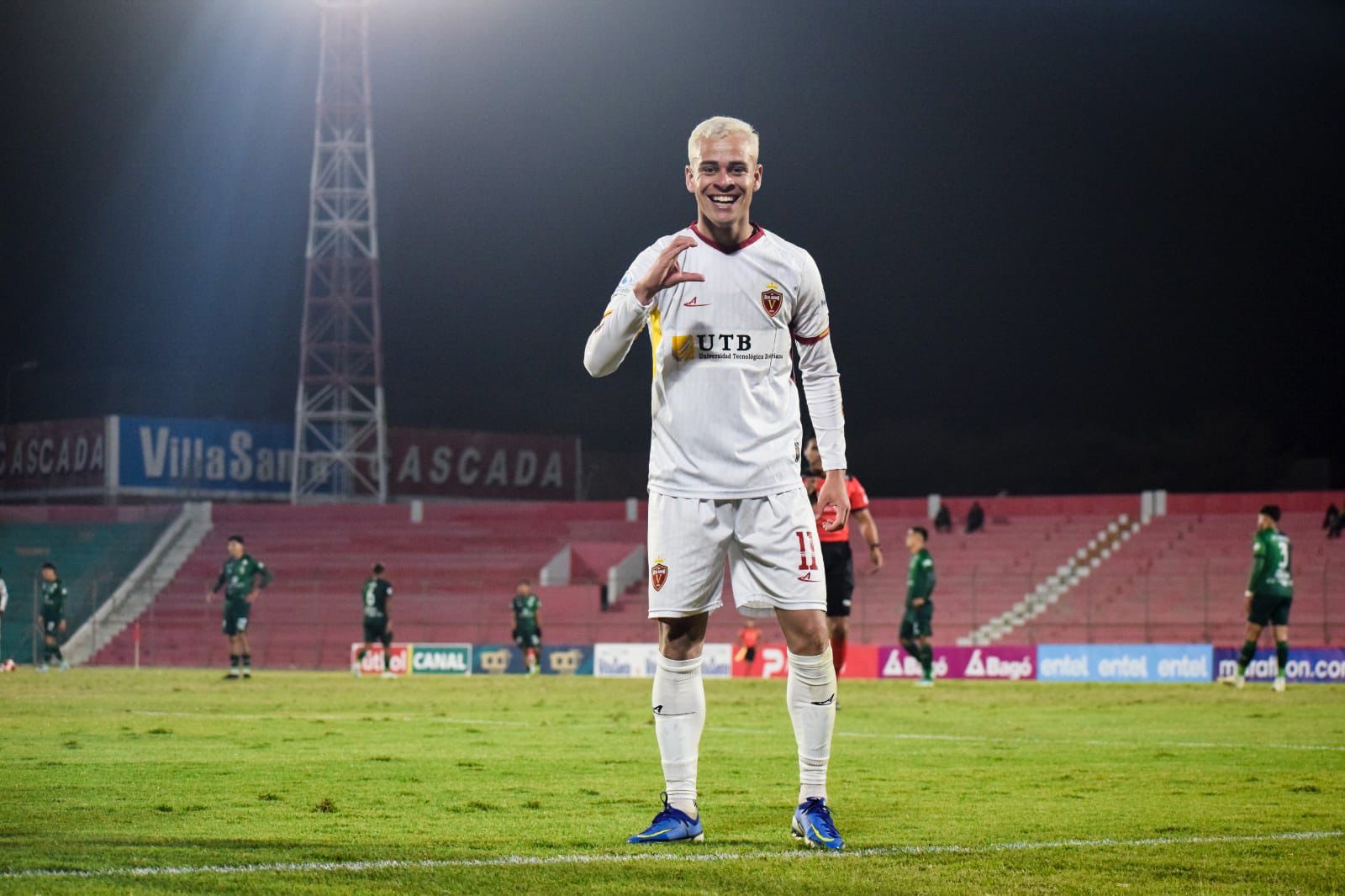 206880b4-e523-4554-b888-129c596623c1 Brasileiro Gustavo Oliveira brilha no futebol boliviano e vira destaque do Real Oruro