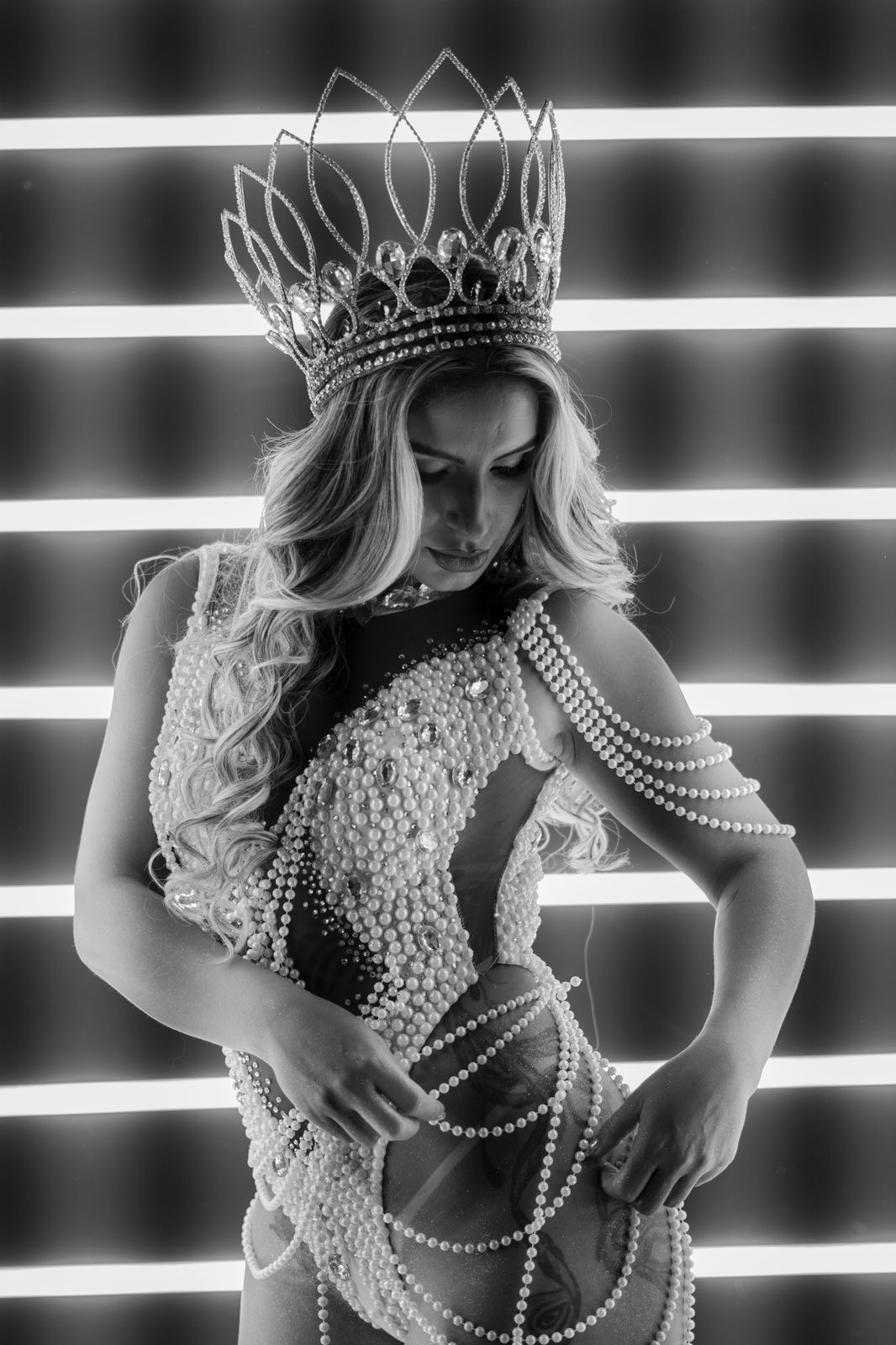 21e0be0d-140b-44c6-81db-85c64575d648 Passistas no topo! Carolane Silva receberá coroa de rainha neste domingo com festa na quadra da Inocentes de Belford Roxo