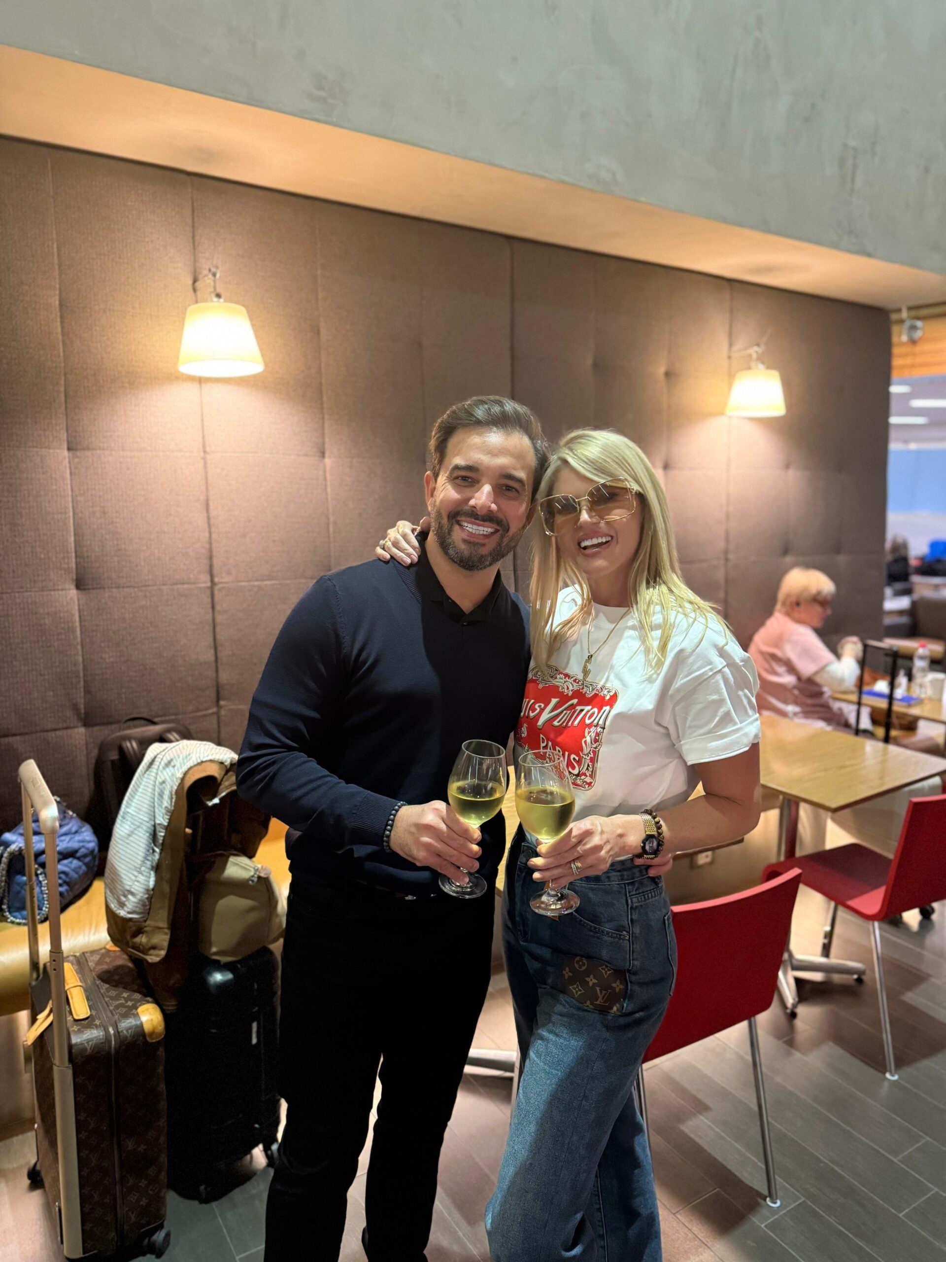 6c45dfd2-7da6-40a6-8e71-9324e45590de-scaled “Não é sobre o lugar, é sobre quem vai com a gente”, diz Val Marchiori sobre viagem em família