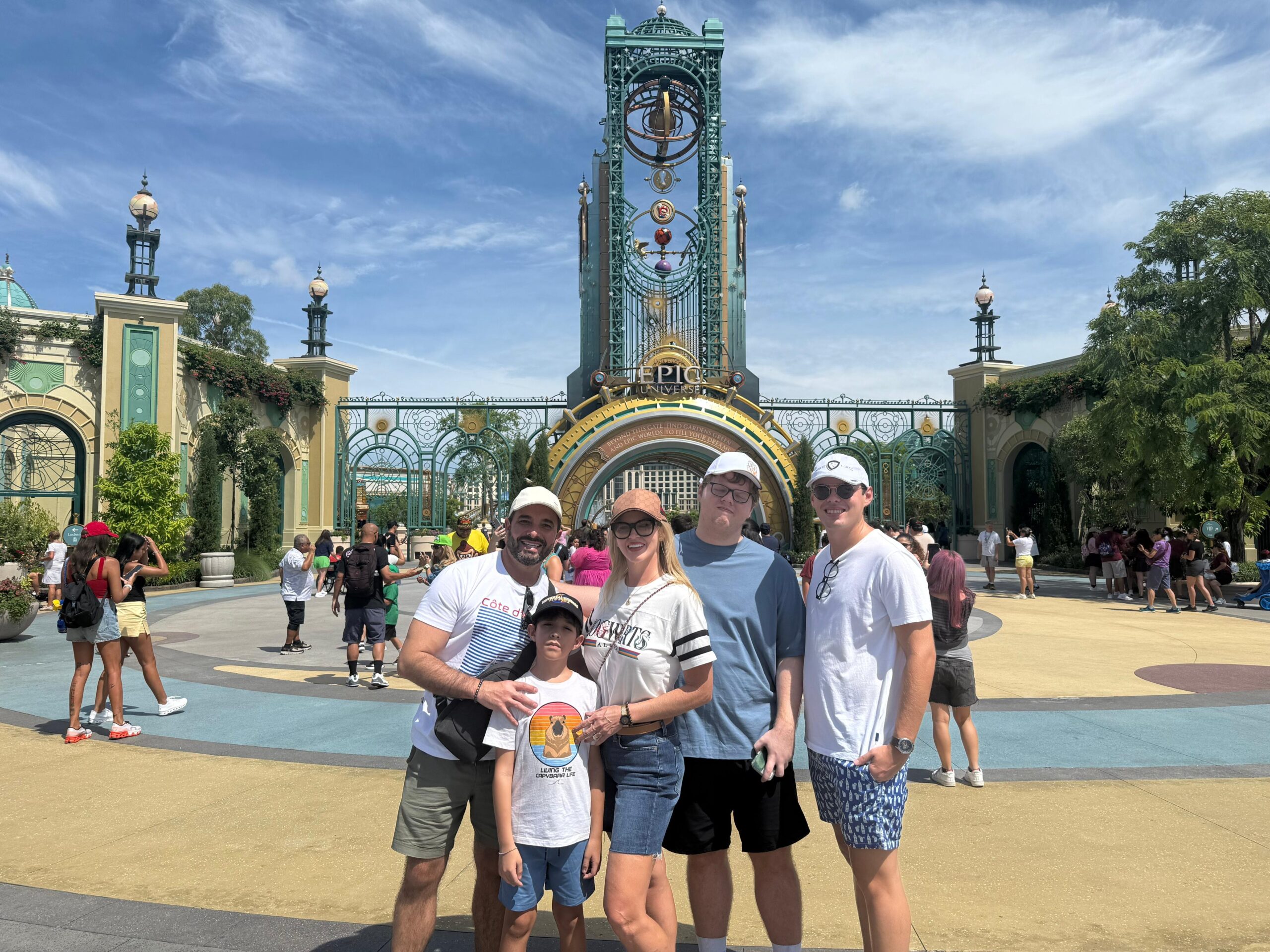 6d44e8ee-f62f-4b65-a51e-1989e8f10fec-scaled “É o melhor brinquedo que a gente andou na vida”, diz Val Marchiori sobre o novo parque da Universal