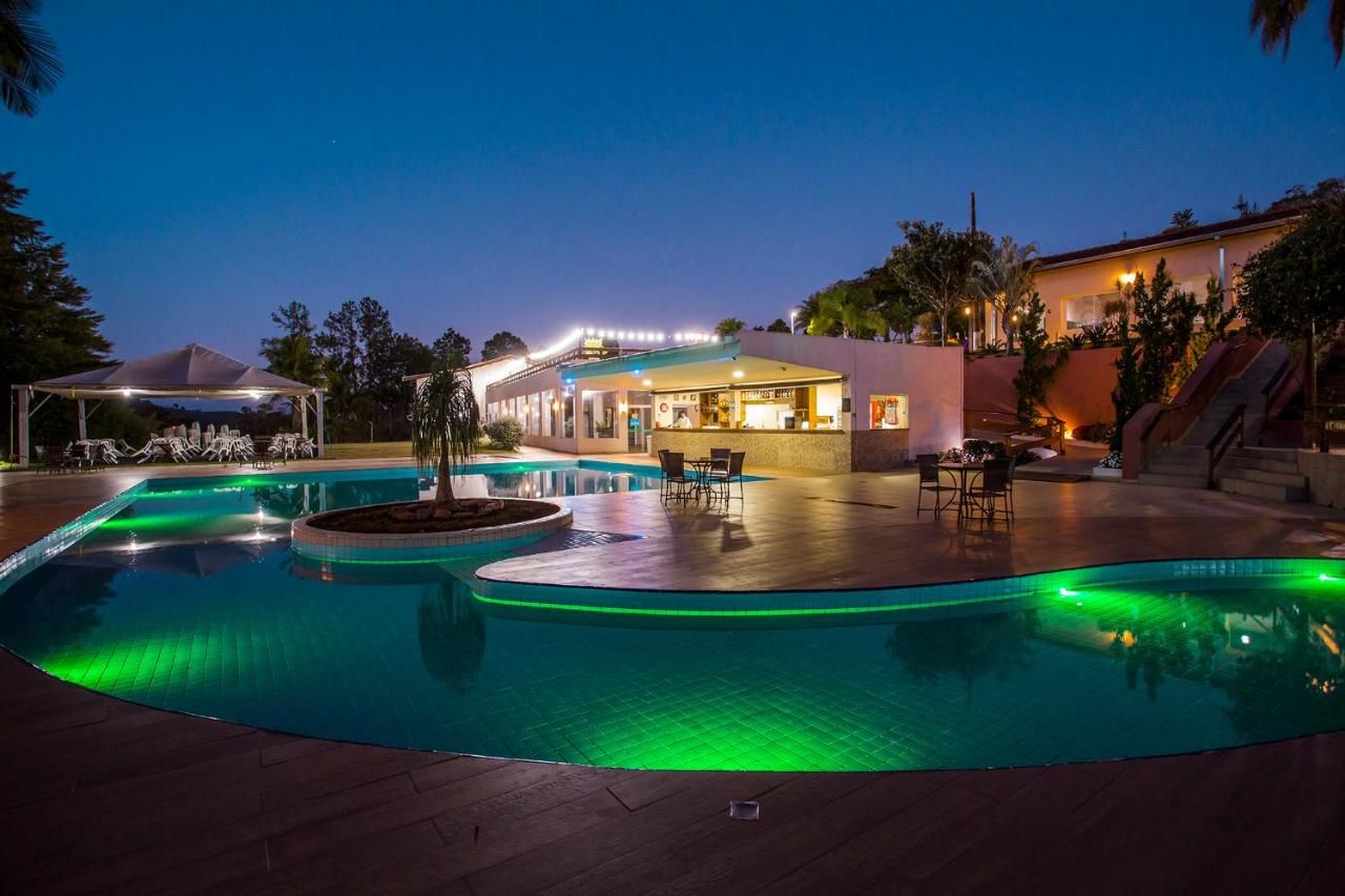 88461e84-0f00-415b-a39f-2b1c2fad610c Artistas Thiago Rocha, Sebah Vieira e Janaina do Mar curtem férias no Guarany Eco Resort em Monte Sião, Minas Gerais