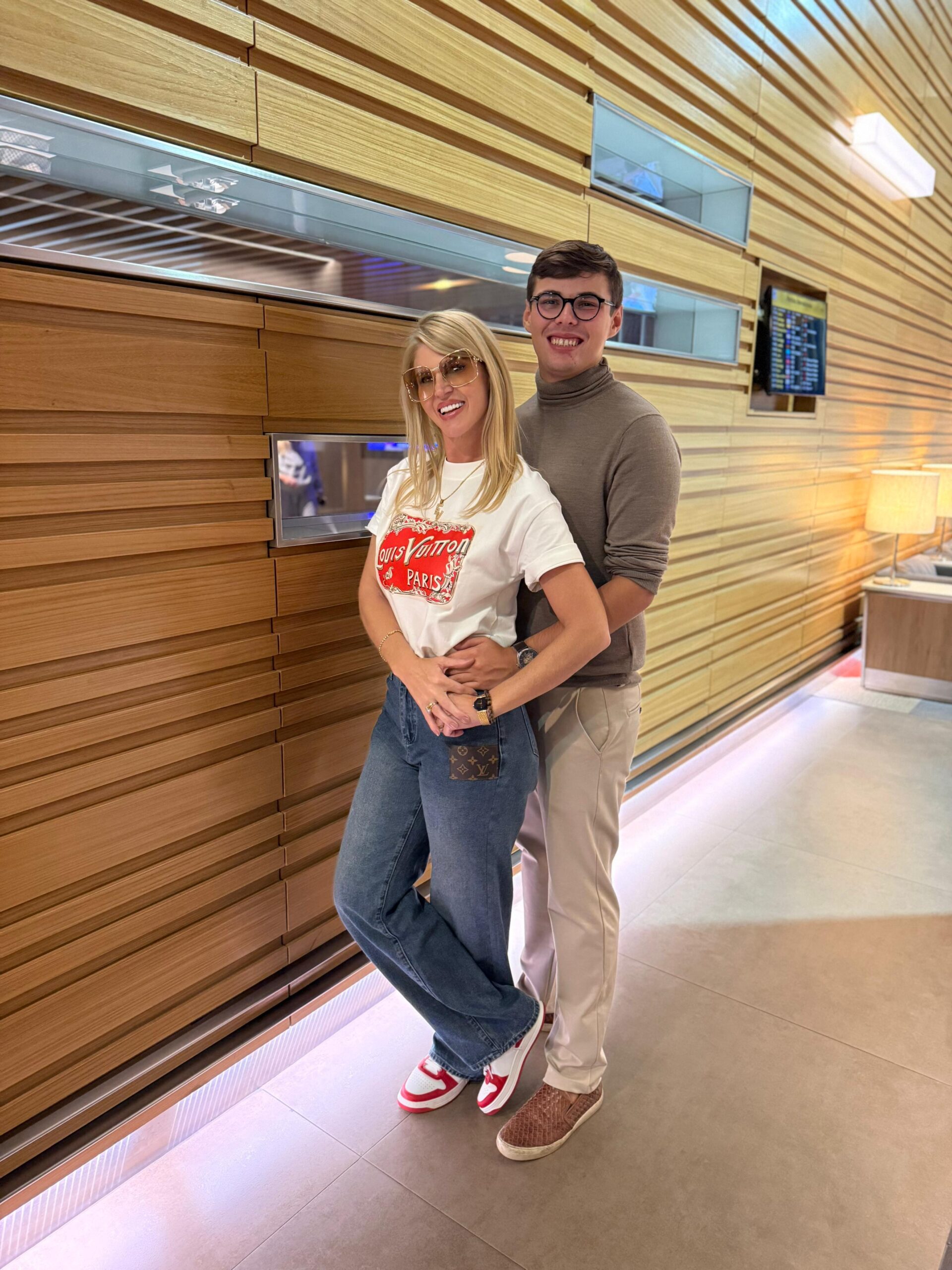 8d73c639-9b36-4999-8268-9e09ddc8f540-scaled “Não é sobre o lugar, é sobre quem vai com a gente”, diz Val Marchiori sobre viagem em família