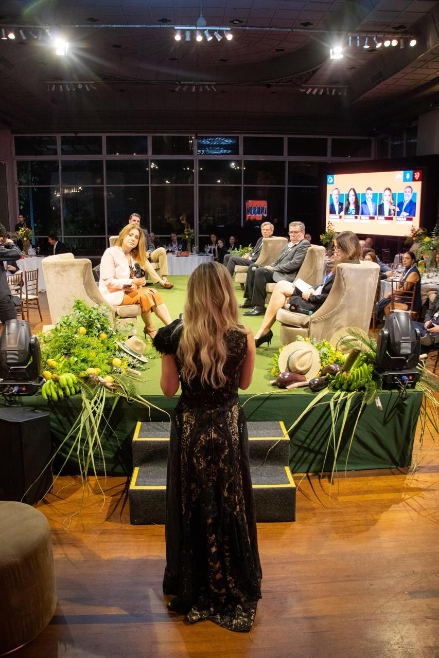 WhatsApp-Image-2025-07-21-at-11.32.52-1 “O agro é um setor estratégico na economia e plural na comunicação”, diz Aryane Garcia sobre a força feminina no setor