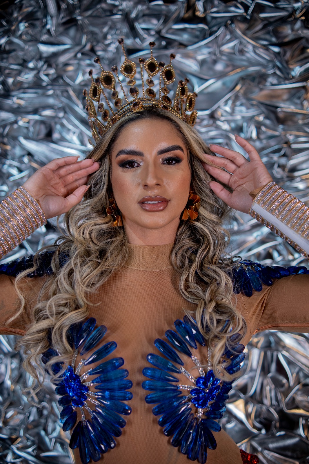 a404ae65-2c17-4585-b503-140074ebdc6d Passistas no topo! Carolane Silva receberá coroa de rainha neste domingo com festa na quadra da Inocentes de Belford Roxo