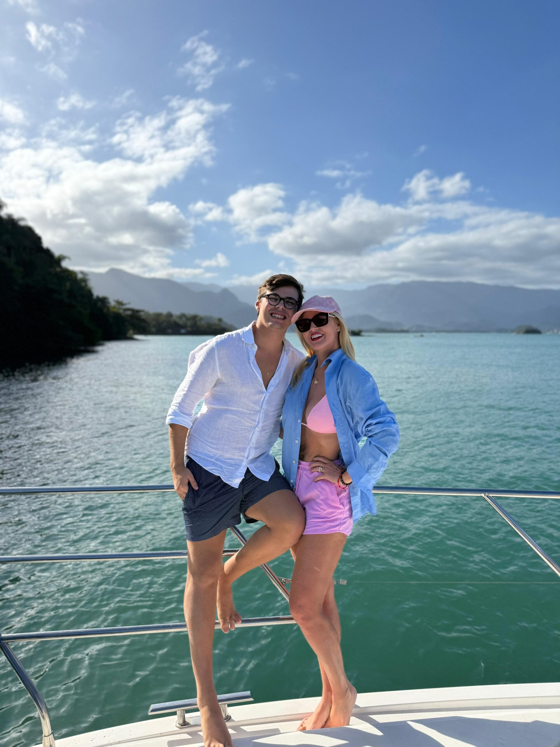 b273e553-1ea6-4a3b-bffd-4ed37b000684-scaled “Angra dos Reis é o paraíso onde me reconecto com o amor e a paz”, declara Val Marchiori