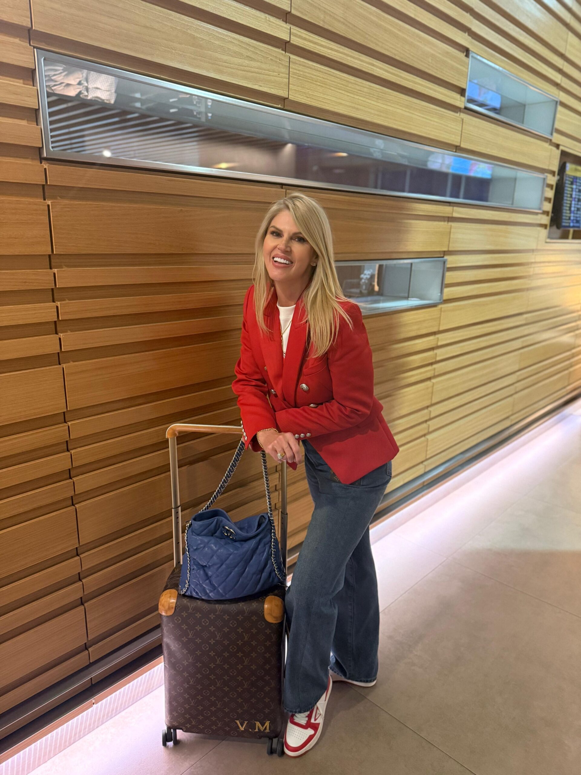 d958eed7-7b1b-4a3c-a50b-26d1a74e5769-scaled “Não é sobre o lugar, é sobre quem vai com a gente”, diz Val Marchiori sobre viagem em família