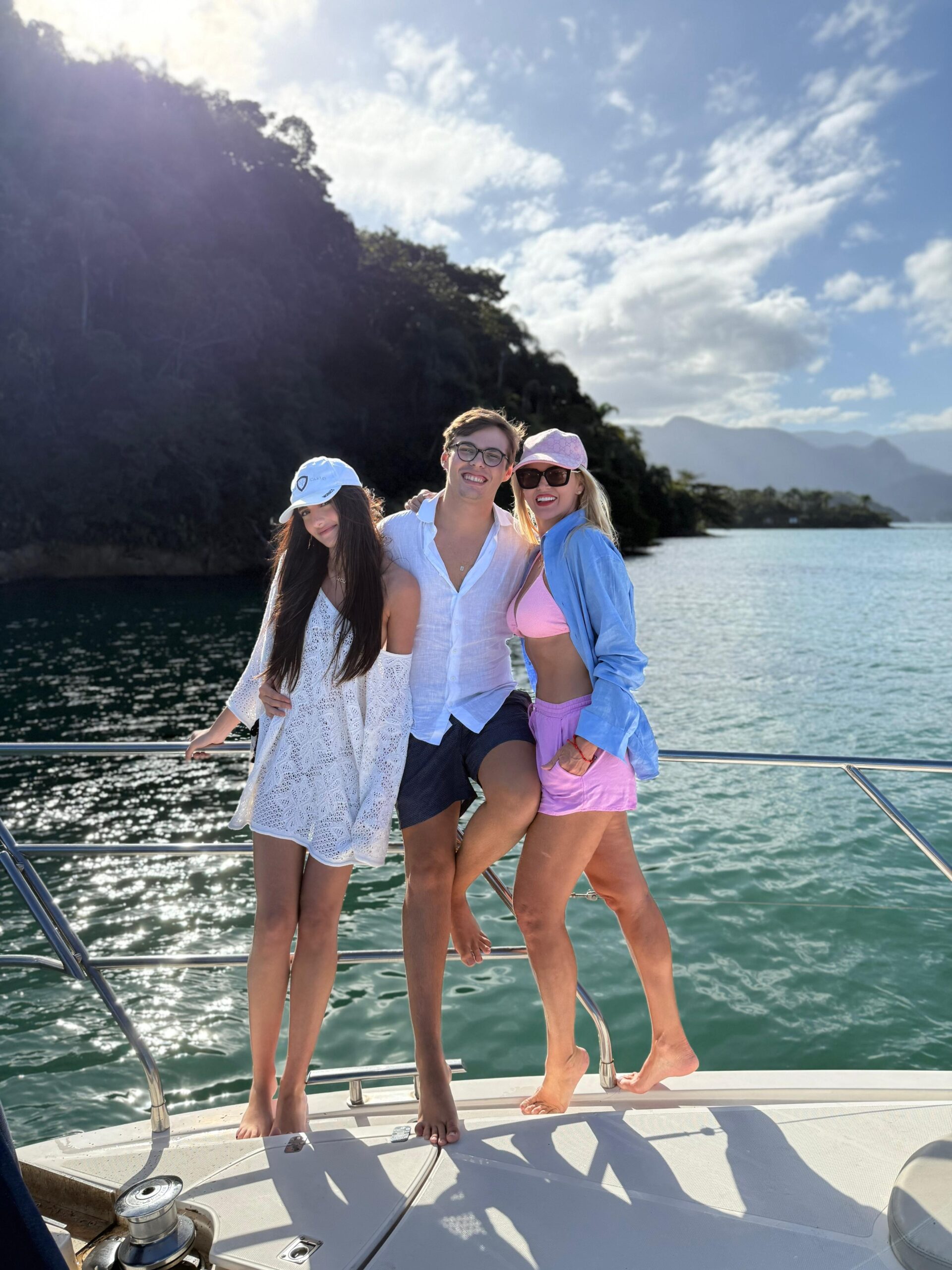 dca6cdc1-6f24-4e34-9296-85a2f3512465-scaled “Angra dos Reis é o paraíso onde me reconecto com o amor e a paz”, declara Val Marchiori