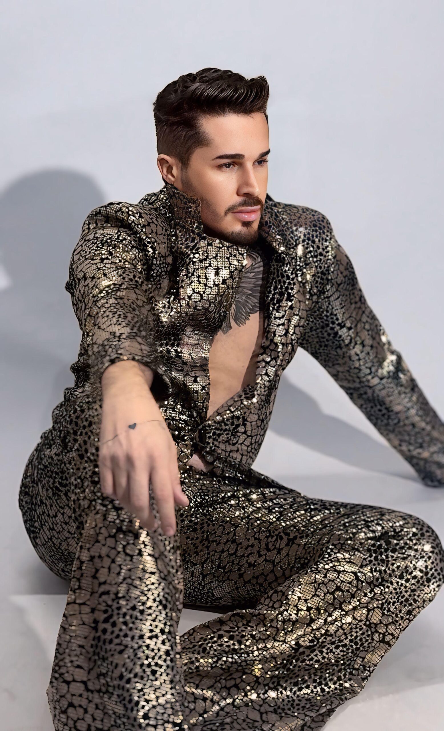 ff032e6c-a0b5-43af-bf6c-3a3ddd8764b1-scaled Olímpio Costa: “Ser verdadeiro comigo mesmo é o que me move”