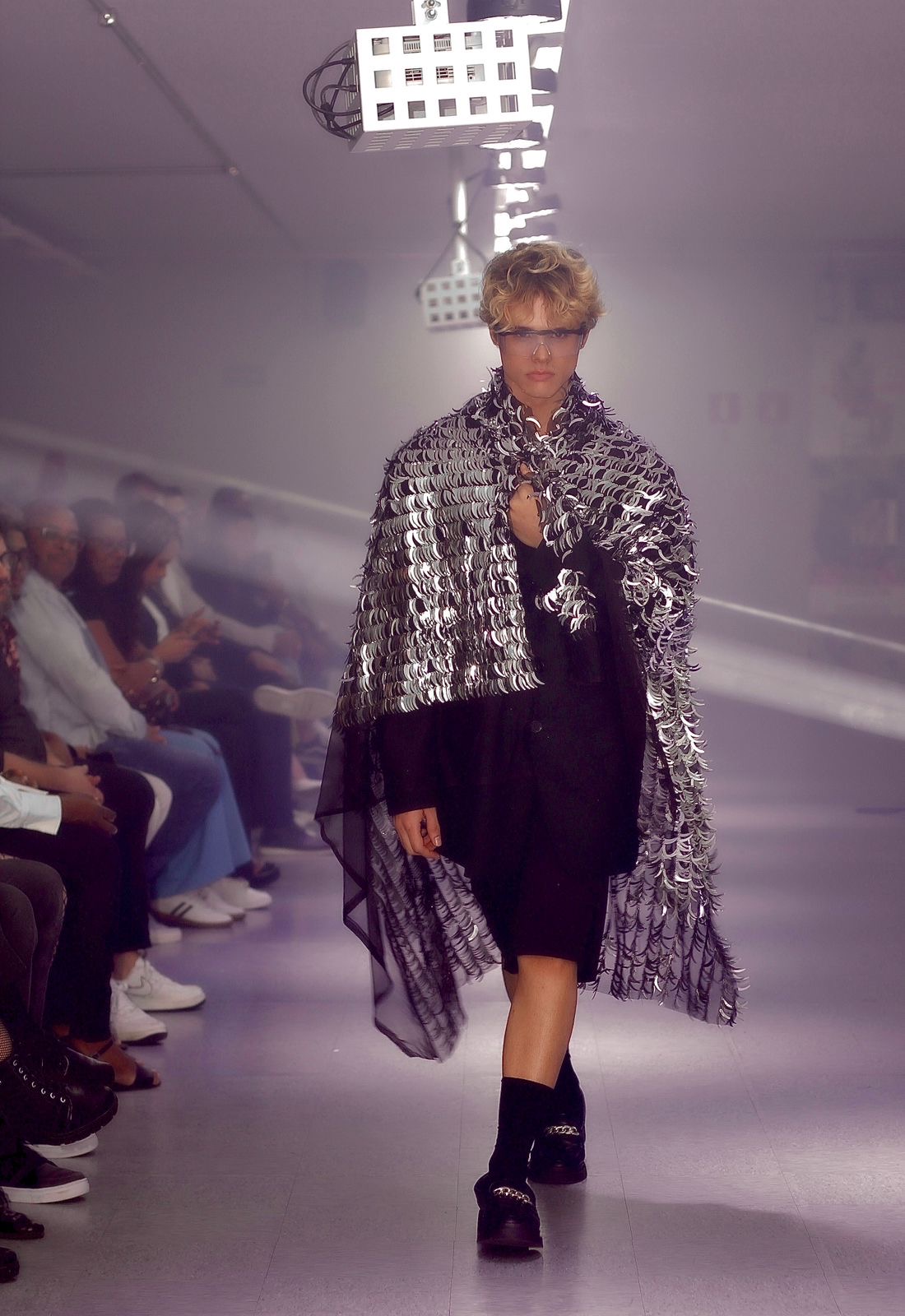 28277125-07dc-4e13-8f89-c0c075d4194e Pablo Furlan estreia nas passarelas do 'Fashion América' e conquista olhares com carisma e estilo