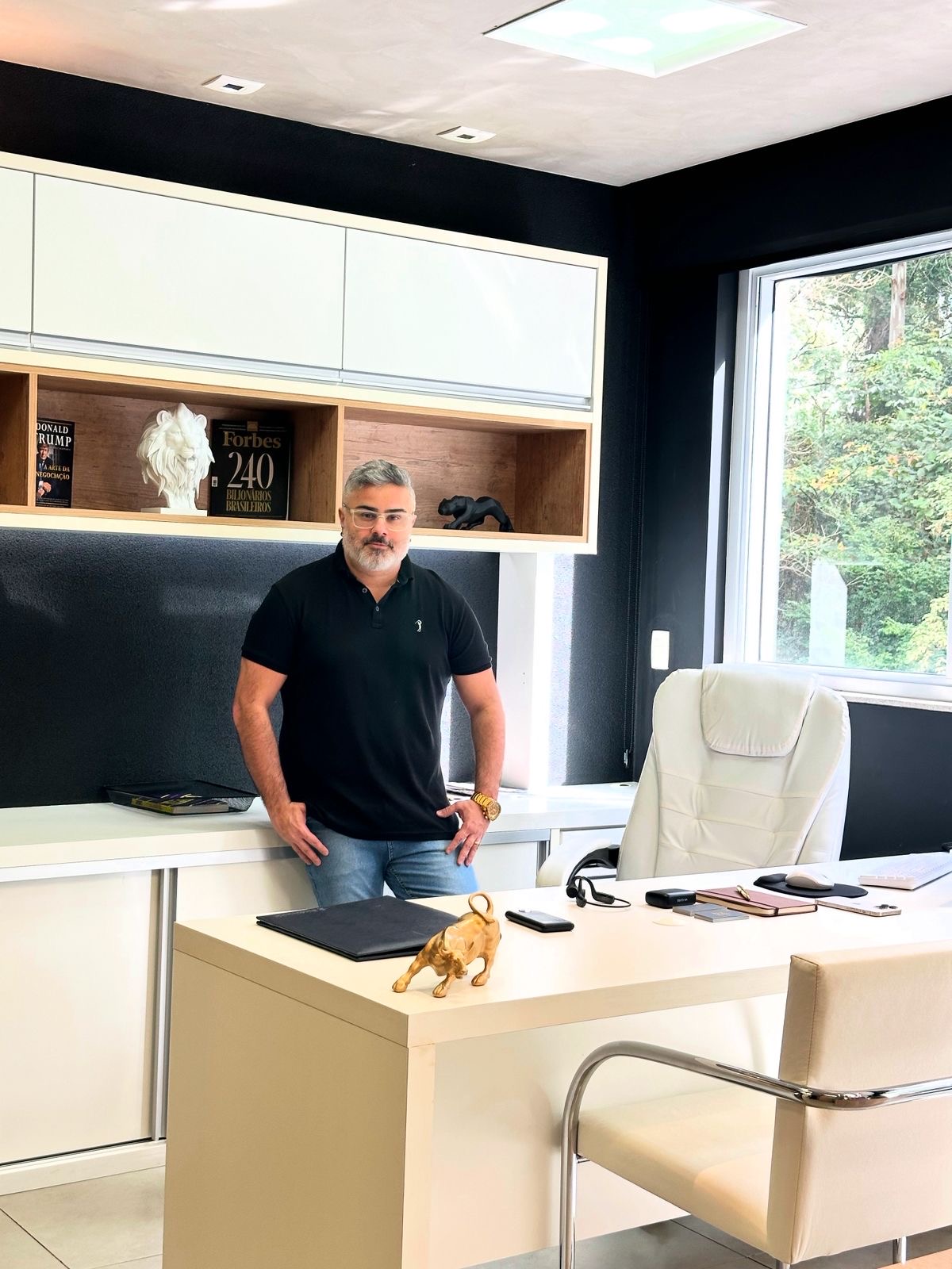 2b701a6d-6e90-4fb7-816f-a659cedbce99 Betinho Alves lança capítulo em Disruptivo ao lado de Flávia Pavanelli e Luíza Trajano