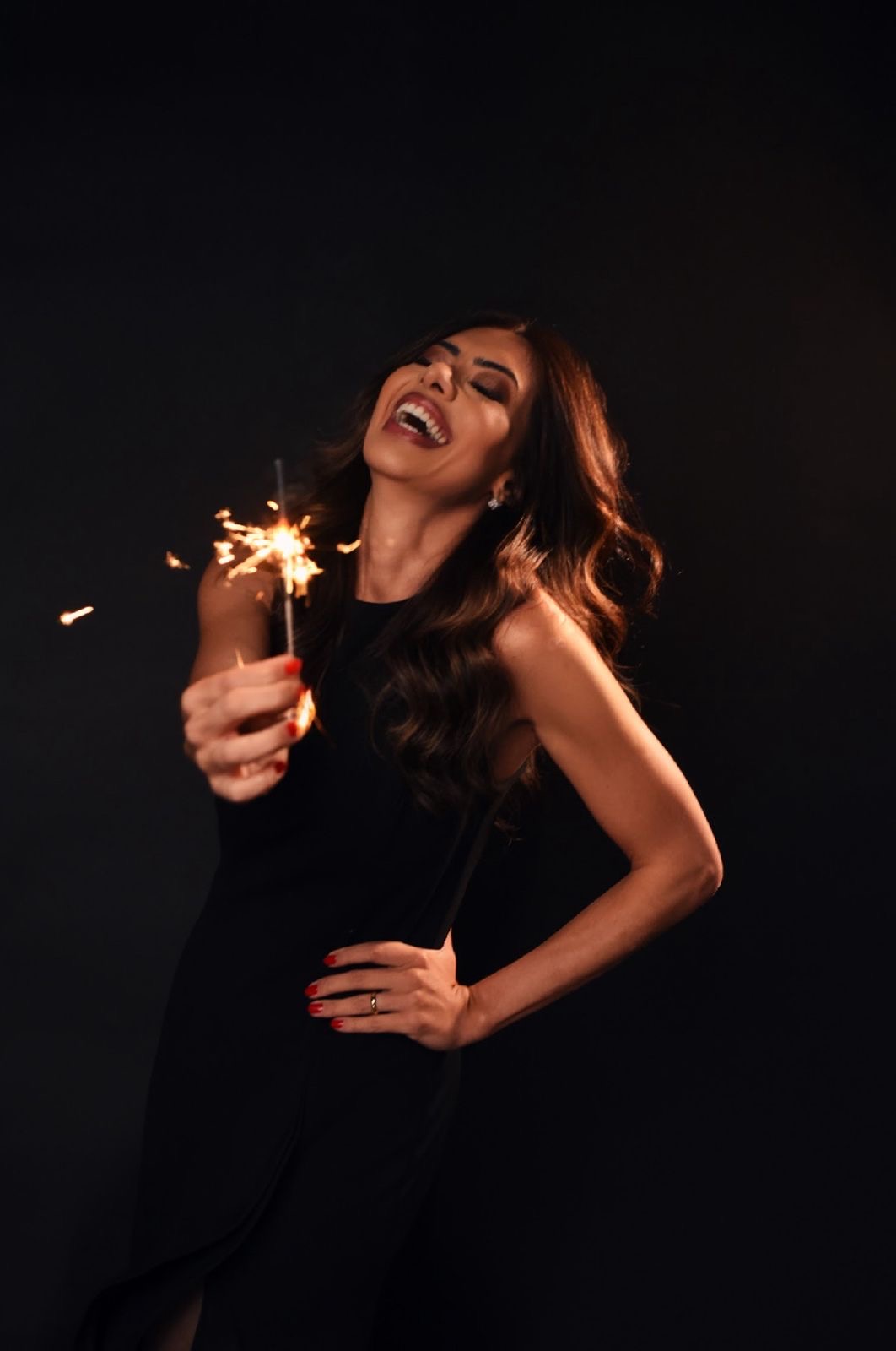 557b31e6-5e7d-4632-8790-65e143412915 Sophia Martins revoluciona o mercado com o lançamento do livro "50 Tons de Luxo — Interativo" no dia do seu aniversário