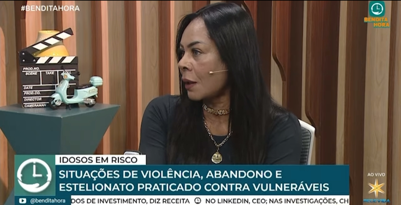 IMG_5799 "A internet hoje não é mais terra sem lei", afirma Dra. Nádia Ribeiro no "Programa Bendita Hora"