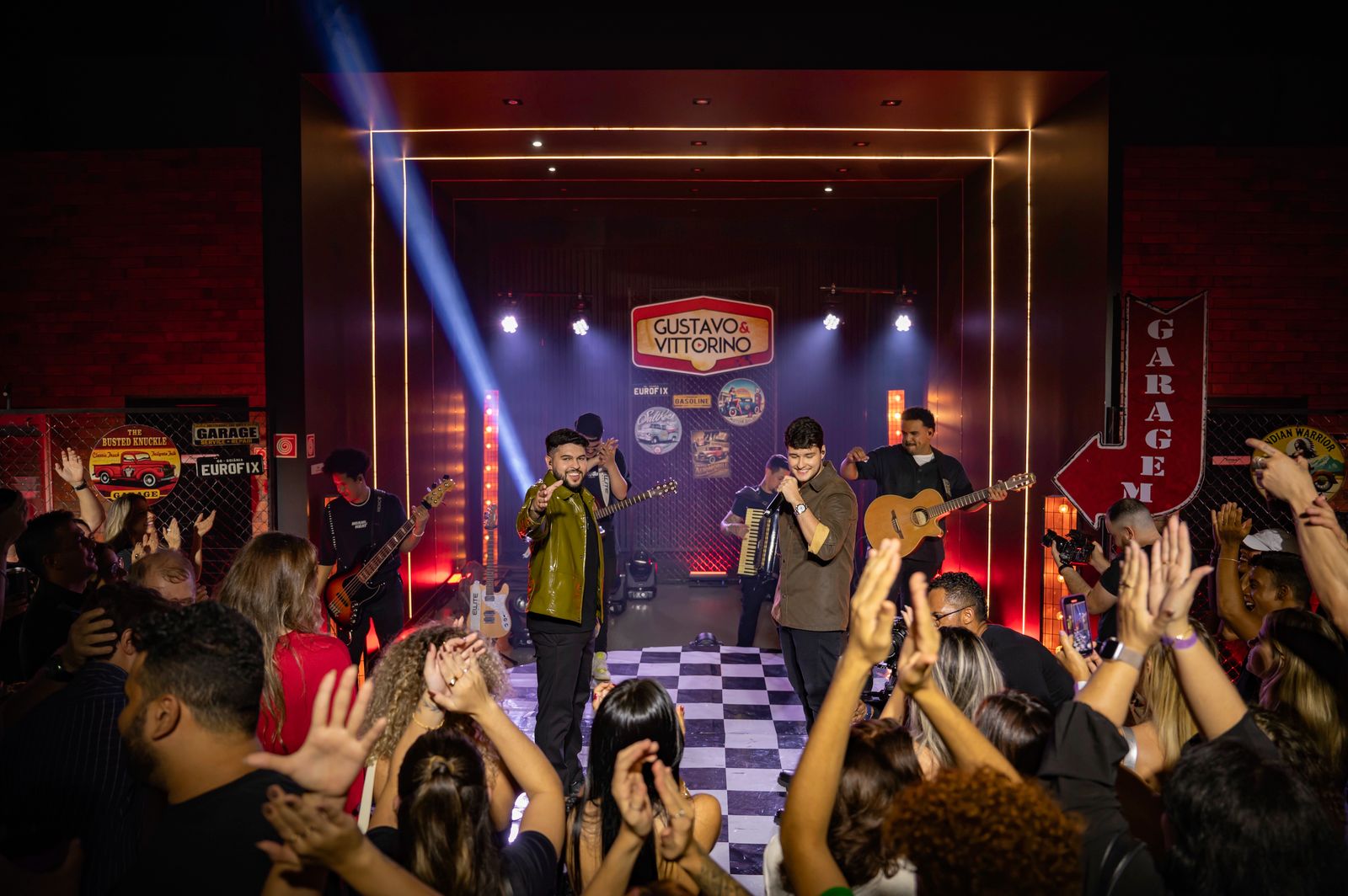 WhatsApp-Image-2025-08-14-at-19.25.31-1 “Prateleira” entra em blitz nacional e leva Gustavo & Vittorino às principais rádios