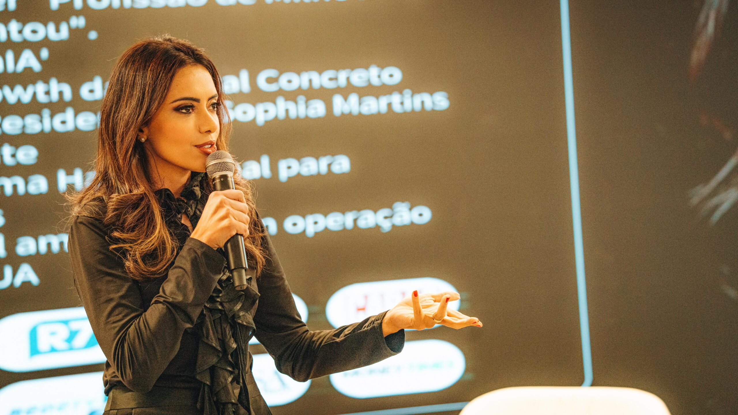WhatsApp-Image-2025-08-16-at-13.17.12-1-scaled No Hunters Club, Sophia Martins apresenta caminhos de rentabilidade em investimentos aliados ao terceiro setor