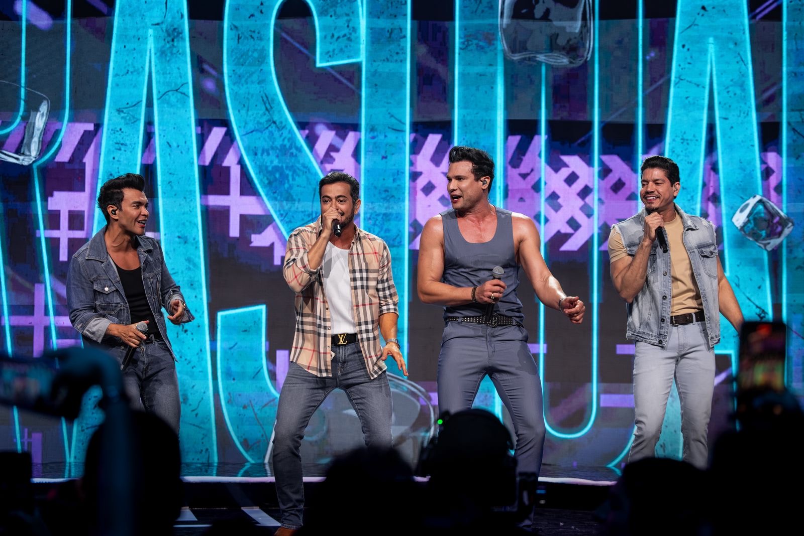 252c4a39-fcd8-4284-994c-aee38f83a655 “Os Caras do Arrocha” gravam DVD em Goiânia com ingressos esgotados e participações especiais