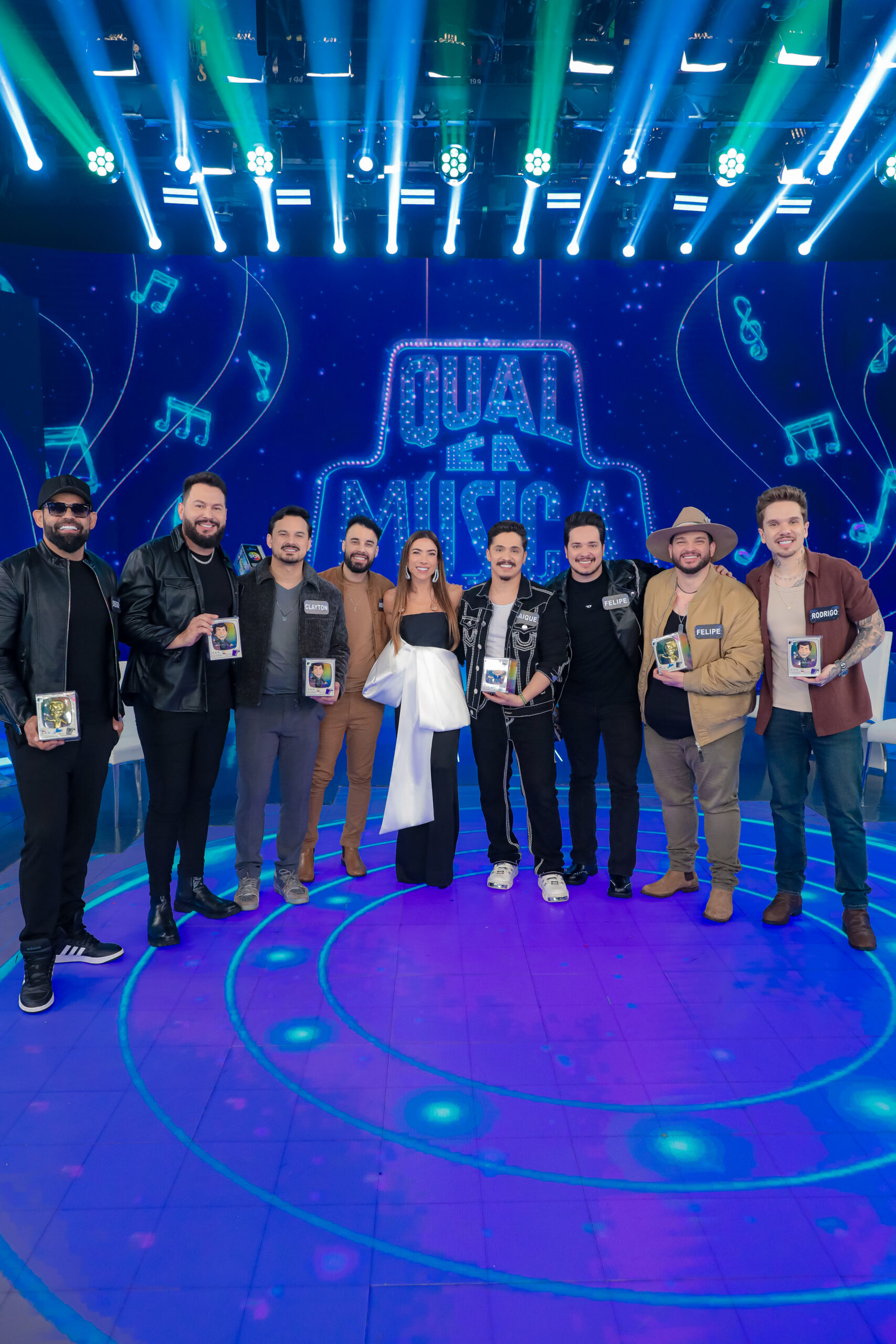 260825_Programa-Silvio-Santos-com-Patricia-Abravanel_PGM-899_Fotos_Gabriel-Cardoso_SBT-9096-scaled Ícone do jornalismo com mais de 60 anos de carreira, Boris Casoy se emociona ao receber homenagem e a estatueta do Troféu Imprensa no “Programa Silvio Santos”