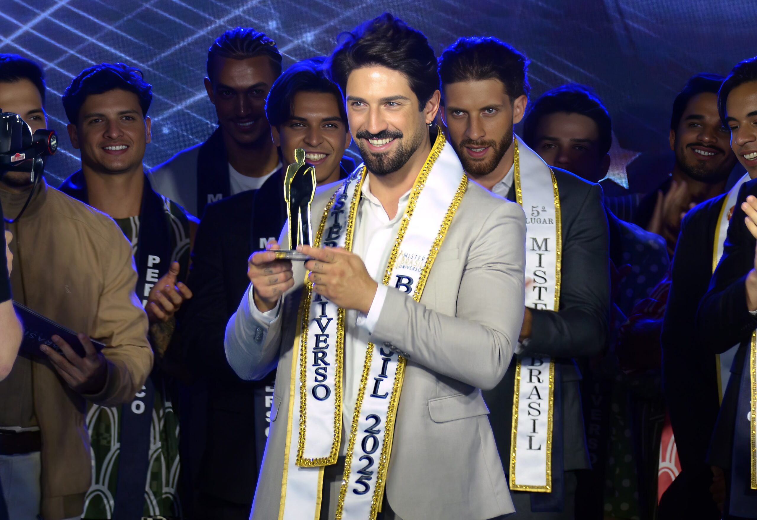 3-scaled Em final emocionante, João Leone é o vencedor 'Mister Brasil Universo 2025'