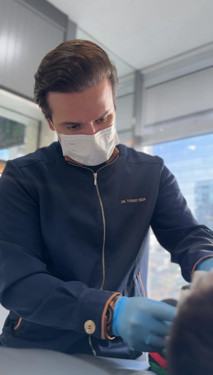 7d83acfc-e0e4-40e2-af18-ae6b3cf0e8ee Imersão Otoline: Dr. Thiago Silva ensina técnica exclusiva de correção de orelhas de abano a profissionais da saúde