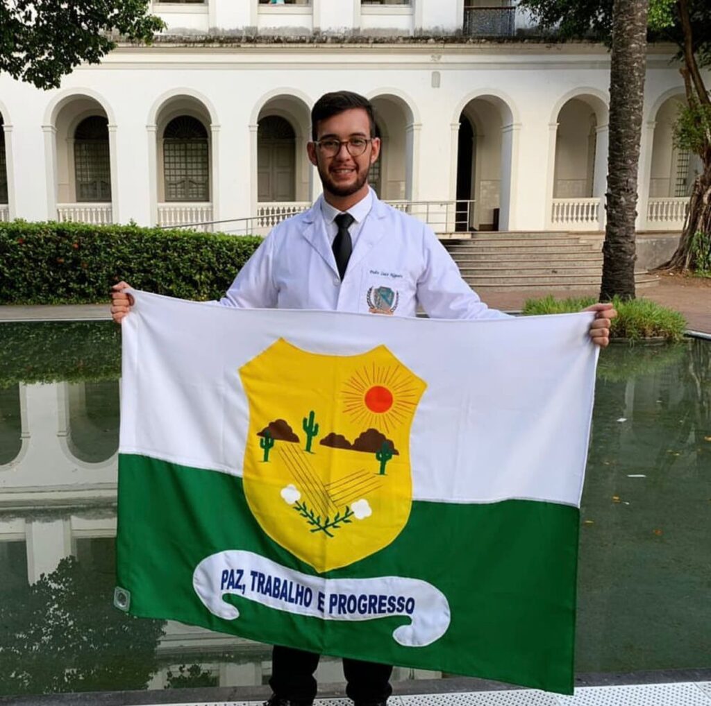 WhatsApp-Image-2025-09-08-at-17.54.40-2-1024x1018 Médico Pedro Nogueira se destaca pela magnífica formação e atendimento humanizado no interior de Pernambuco