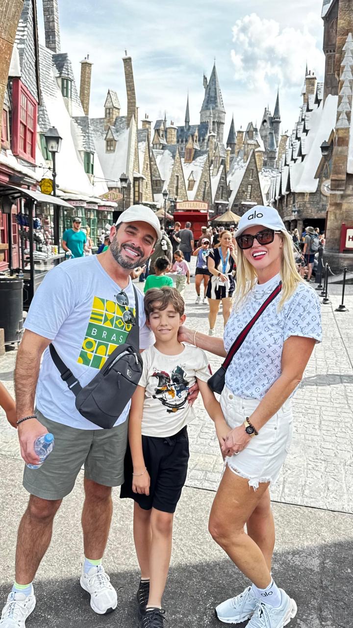 ce650a7c-6412-4eb7-9c09-ac98681fedeb "Amilton tem sido meu anjo da guarda", diz Val Marchiori em homenagem ao marido no aniversário dele