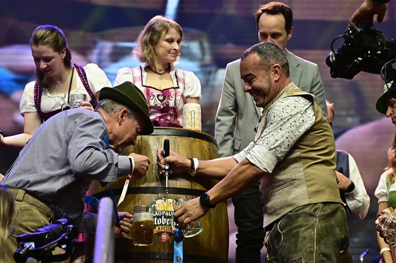 e46c0bf1-7d7e-48de-b31f-d8e09babe62e São Paulo Oktoberfest abre oficialmente com estouro do barril, show da blitz e neste sábado tem noites de Oktober