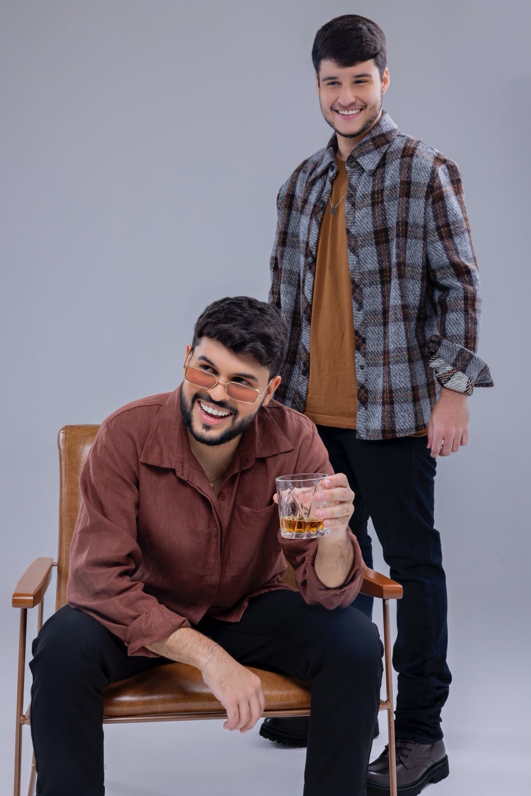 ede1ecf6-0978-4260-88ee-41b53590a5a2 Gustavo & Vittorino alcançam 1 milhão de views com “Prateleira”