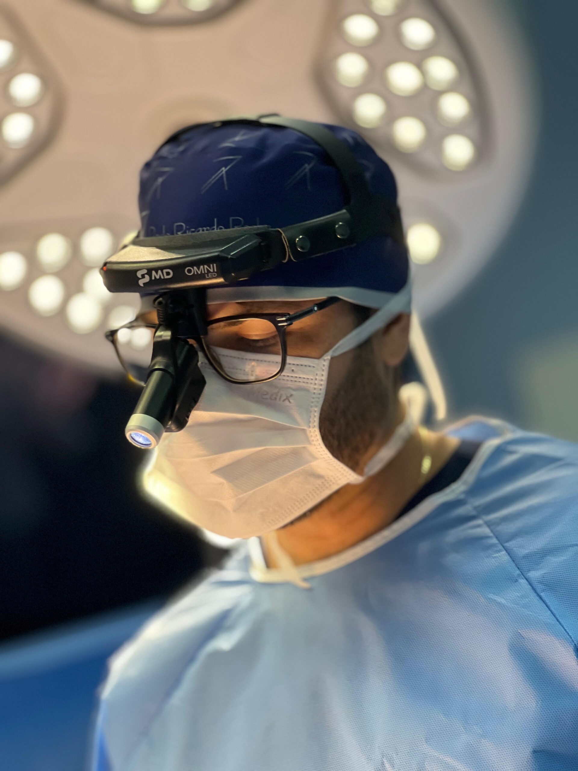 05b38725-682c-4910-9cd6-24fd7a74186b-scaled Quer colocar silicone? Descubra como ter uma recuperação rápida e segura