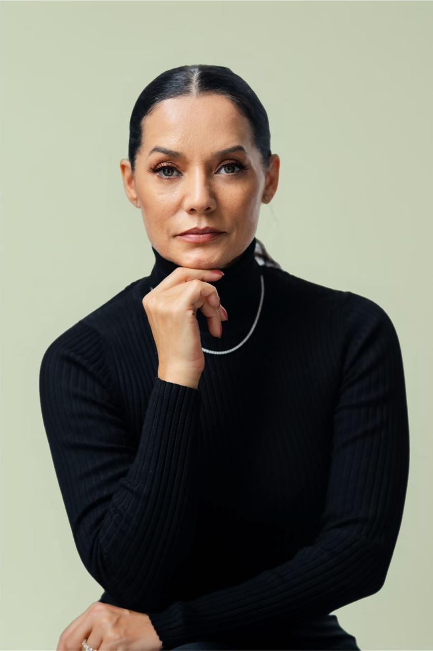 0f0bf6e4-cd81-4be5-9b6e-10293fa0db4b "Estranhos na Noite" celebra São Paulo, seus encontros e recomeços em um retrato humano e cultural da cidade