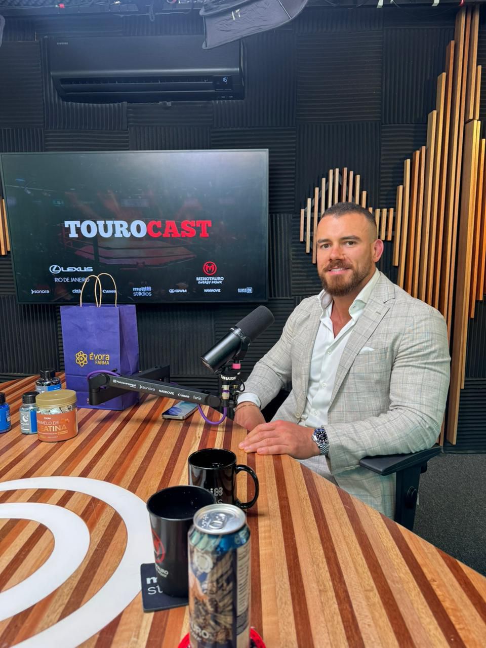 125d1e2f-dca7-40f1-9809-ca5808694fc6 "A verdadeira performance vai além do treino", afirma Rogério Minotouro