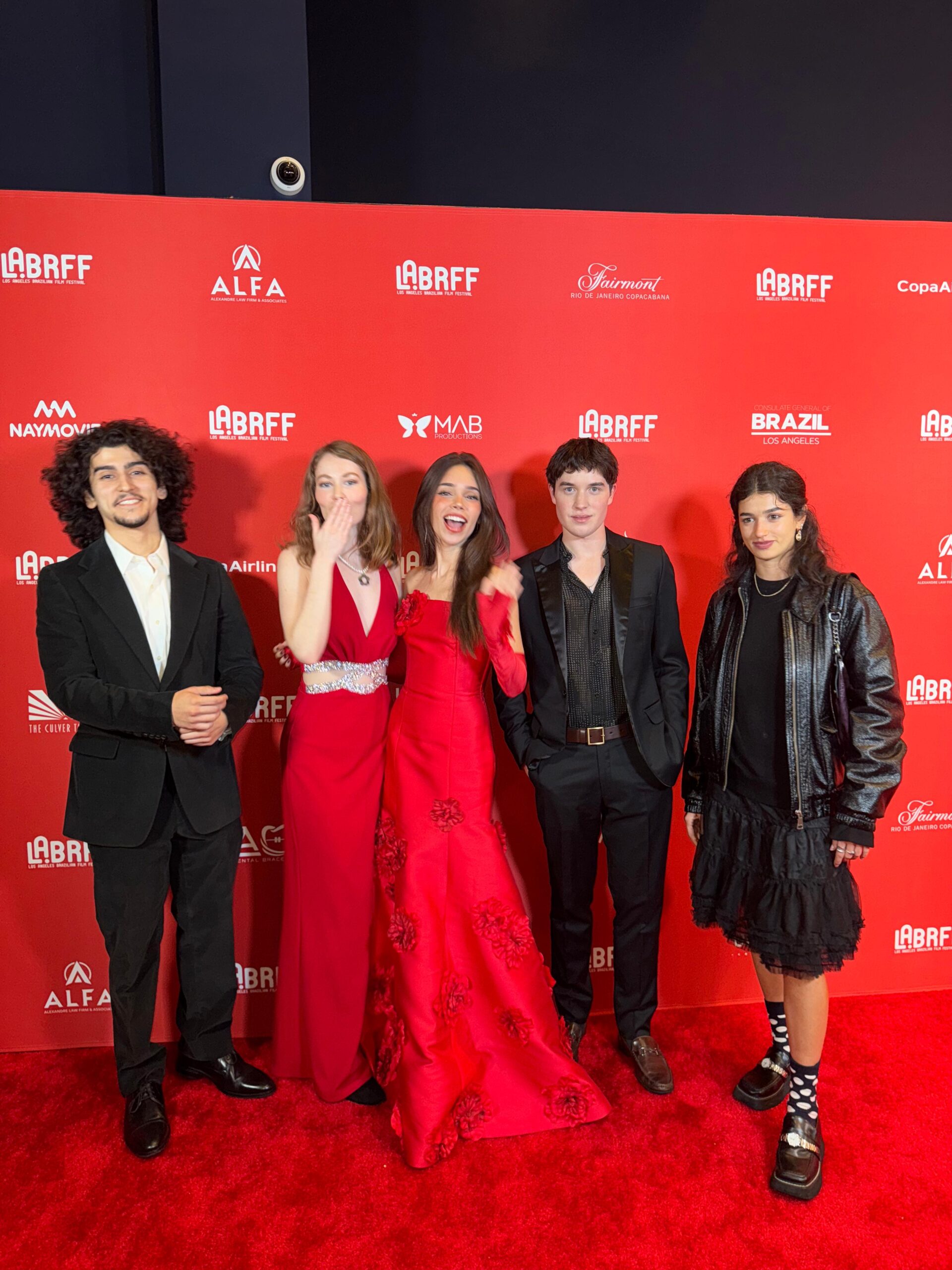 493712A3-91D4-428B-B7D5-88727A3D2584-1-scaled Atriz Cat Dantas participa do LABRFF e entrega prêmio em Los Angeles