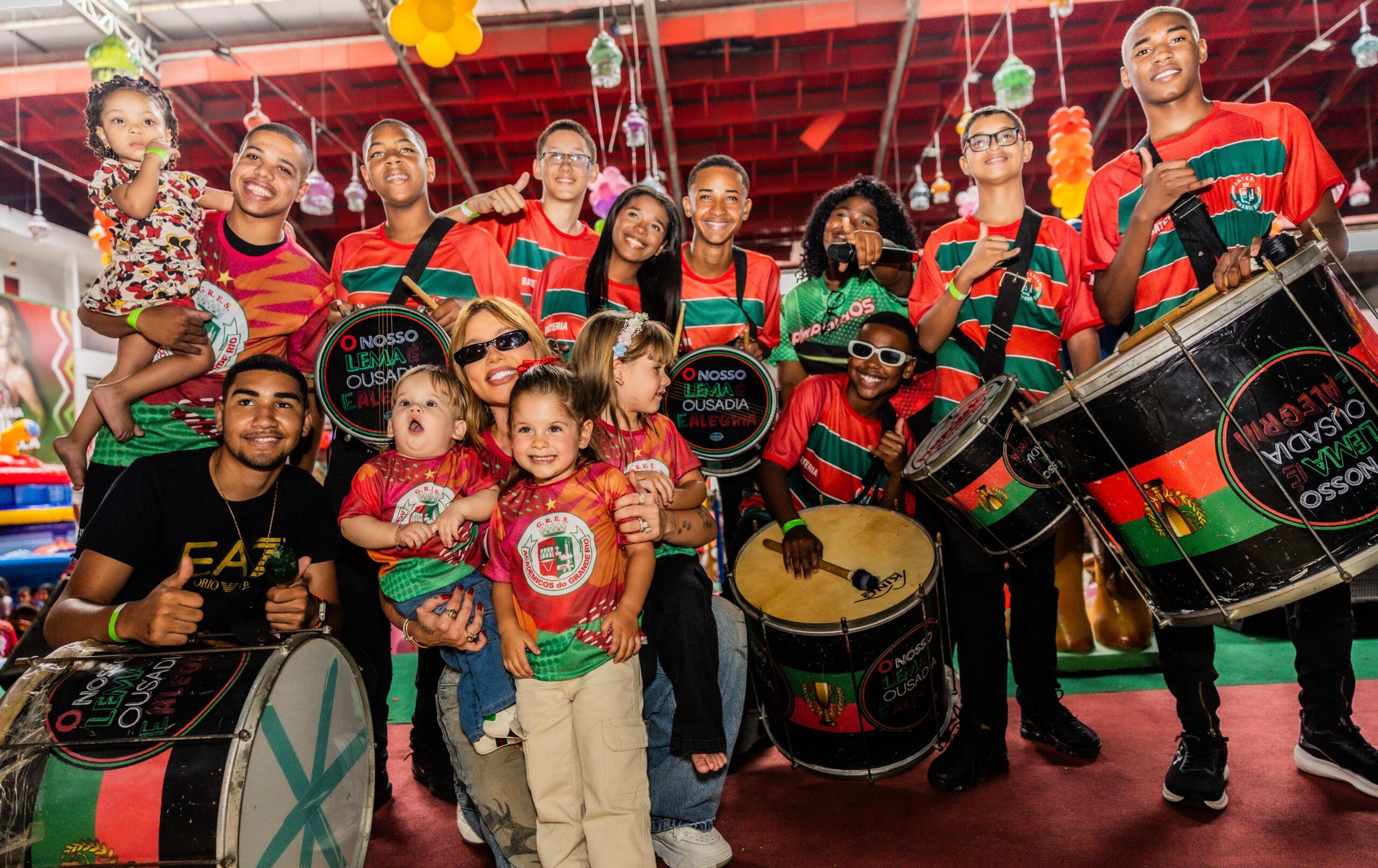 65de3373-1351-4076-9020-d6acdffea1a3-scaled Virgínia Fonseca celebra o Dia das Crianças com festa na quadra da Grande Rio
