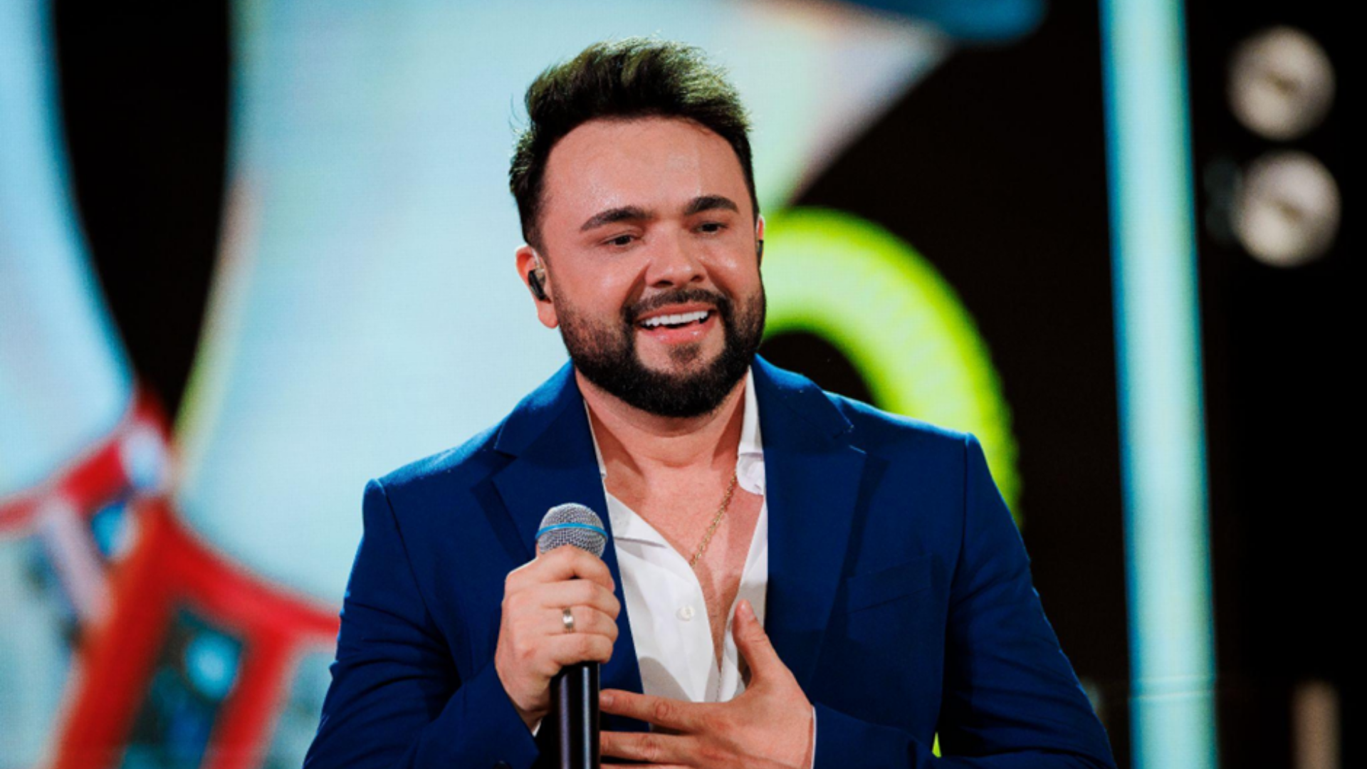 CAPA-MATERIAS-THE-DATE-NEWS-1920-x-1080-px-2025-10-01T180156.445 Ale Viera anuncia o lançamento de três faixas do seu primeiro DVD “Um Sonho”, gravado em Goiânia