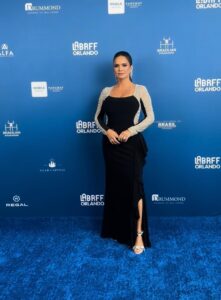 Fernanda-Arraes-LABRFF-de-Orlando-04-221x300 Fernanda Arraes: Atriz brasileira brilha no LABRFF de Orlando
