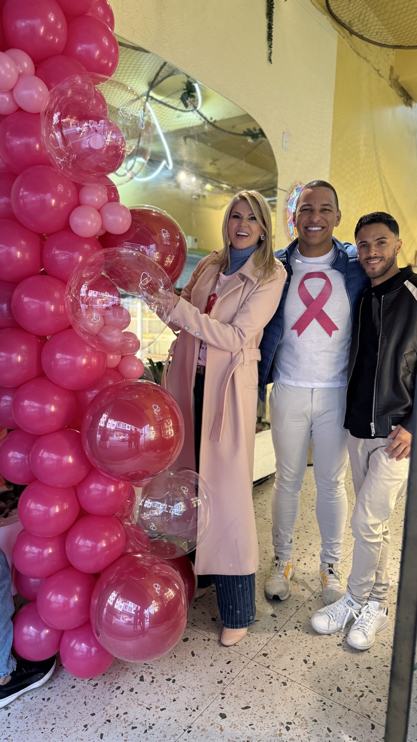 IMG_7118-scaled “Sem saúde a gente não é nada”, diz Val Marchiori em visita à 'Confeitaria Doces de Ouro Brasil' durante o Outubro Rosa